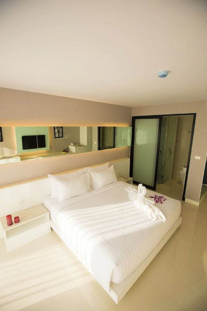 Hotel Serenotel Pattaya Beach Front