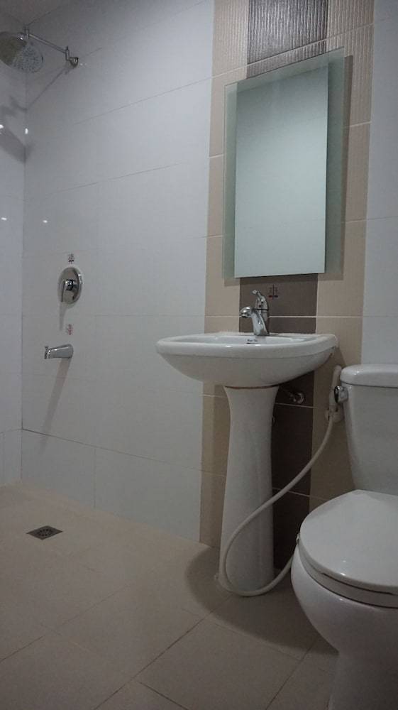 Hotel Sogo Lrt Monumento Station