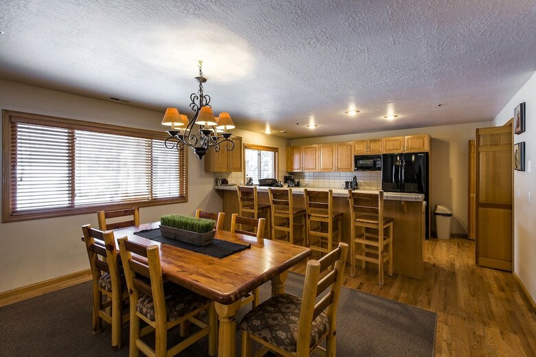 All Seasons Condominiums By All Seasons Resort Lodging
