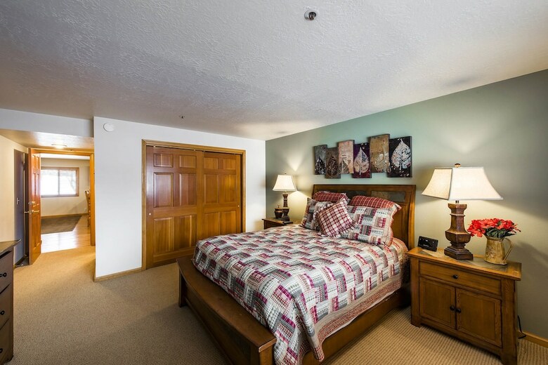 All Seasons Condominiums By All Seasons Resort Lodging