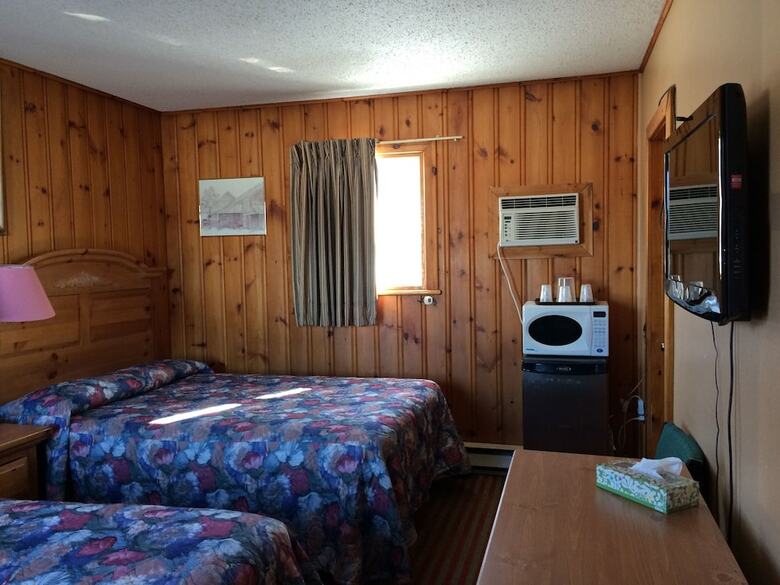 Motel Knights Inn Colonial Fireside Inn
