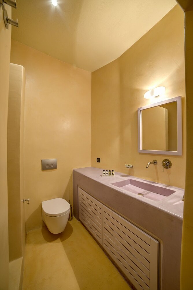 Hotel Caldera Edge Suites