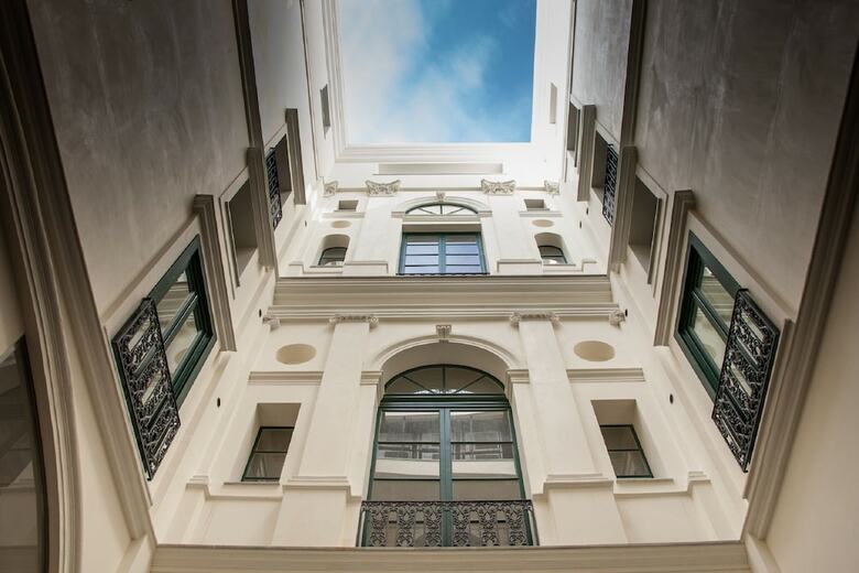Hotel Central Gallery Rooms