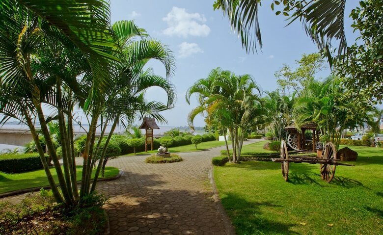 Champasak Grand Hotel