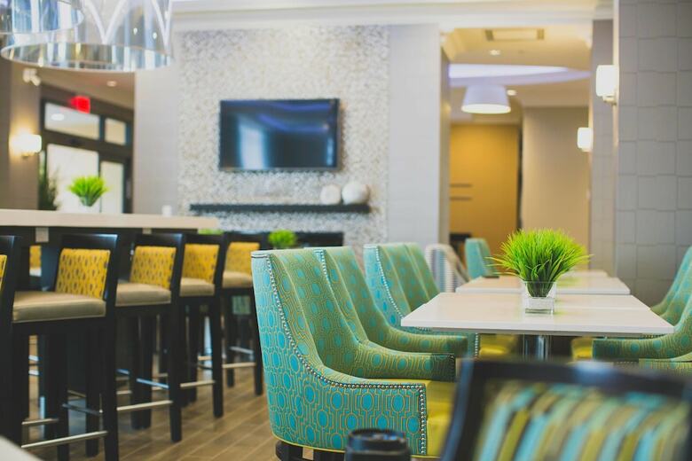 Hotel Hampton Inn & Suites By Hilton Bolton, On, Canada