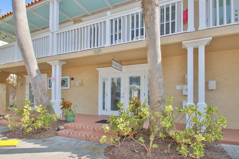 Tortuga Inn Beach Resort