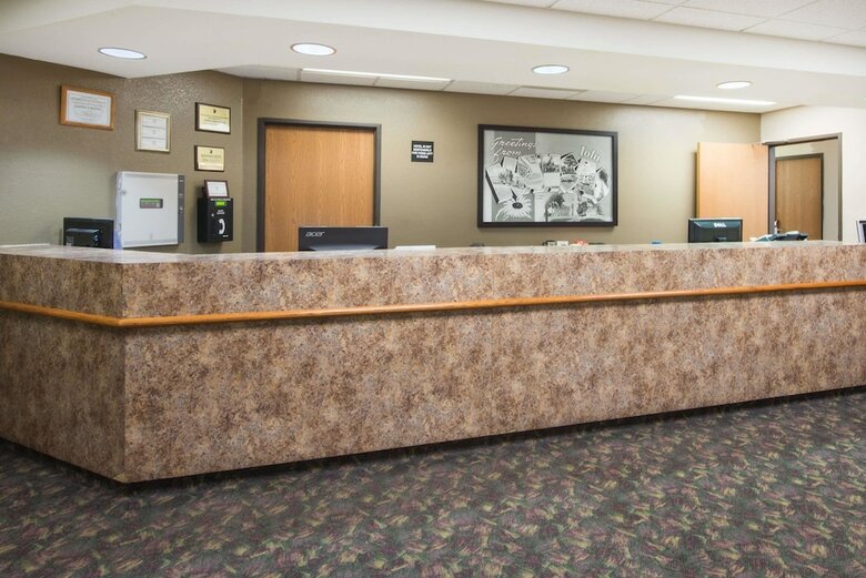 Motel Super 8 By Wyndham Iola Ks