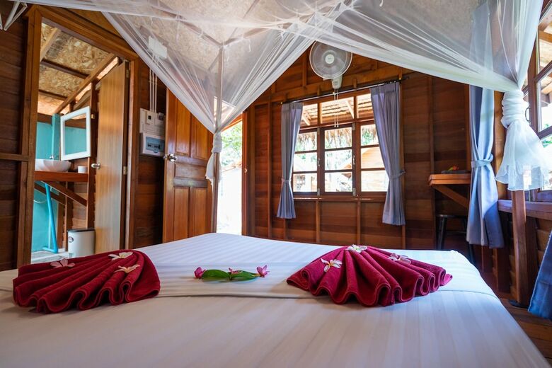 Hotel Lipe Beach Resort