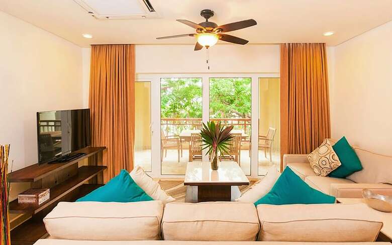 Hotel Grand Roatan Caribbean Resort