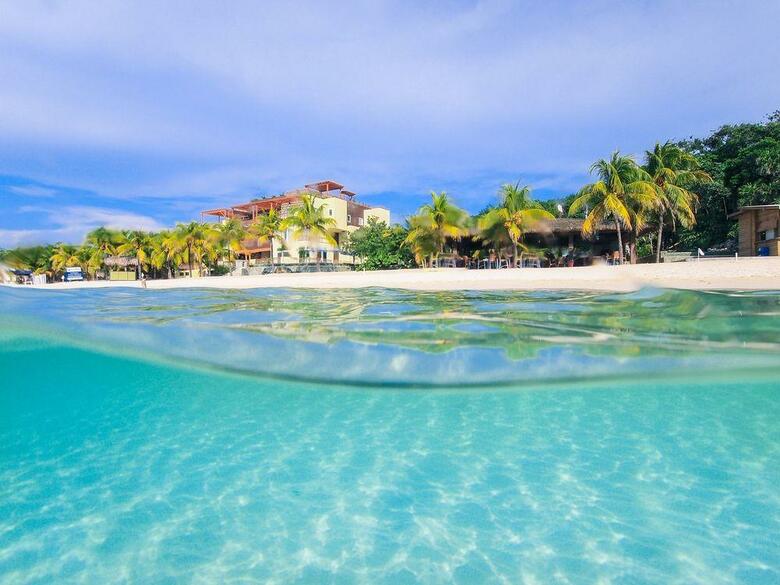 Hotel Grand Roatan Caribbean Resort