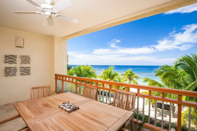 Hotel Grand Roatan Caribbean Resort