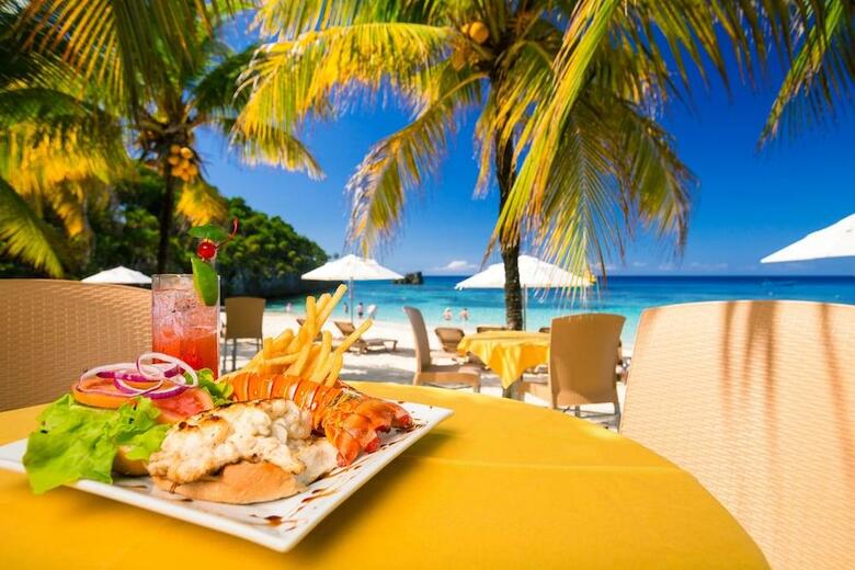 Hotel Grand Roatan Caribbean Resort