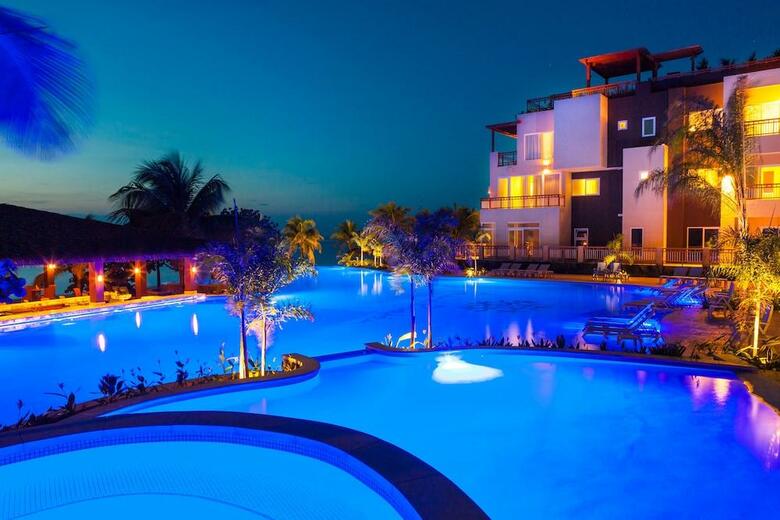 Hotel Grand Roatan Caribbean Resort