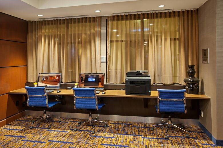 Hotel Courtyard By Marriott Louisville Northeast