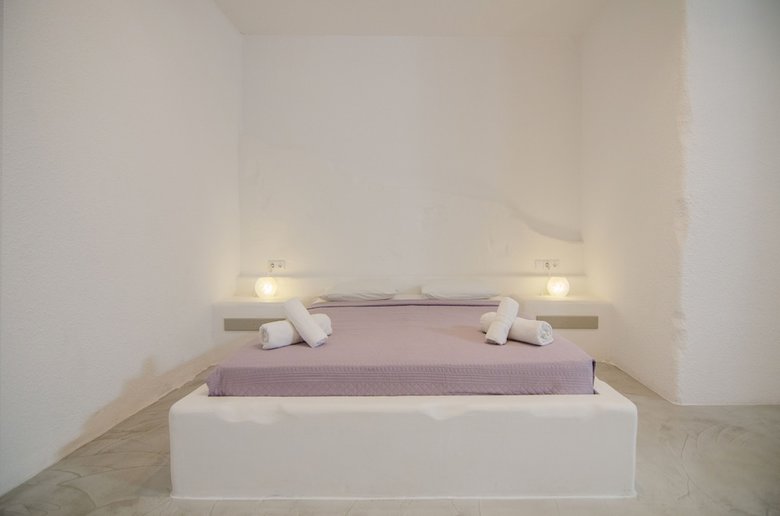 George & Irene Hotel