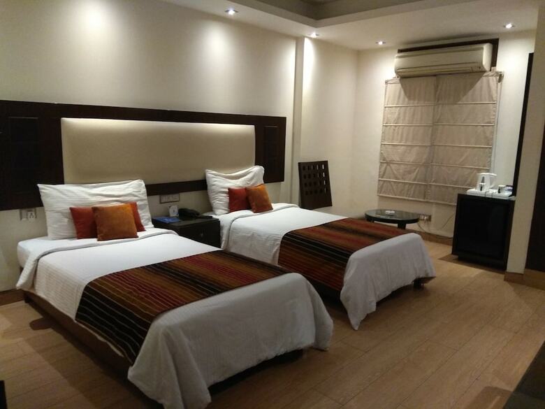 Hotel The Legend Inn - New Delhi