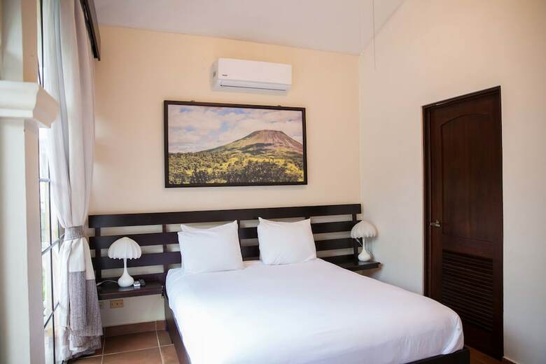 Tifakara Boutique Hotel & Birding Oasis