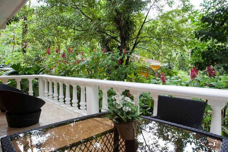 Tifakara Boutique Hotel & Birding Oasis