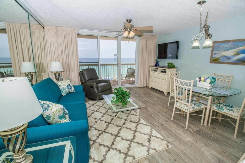 Pelican Beach Resort & Conference Center