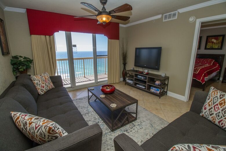 Pelican Beach Resort & Conference Center