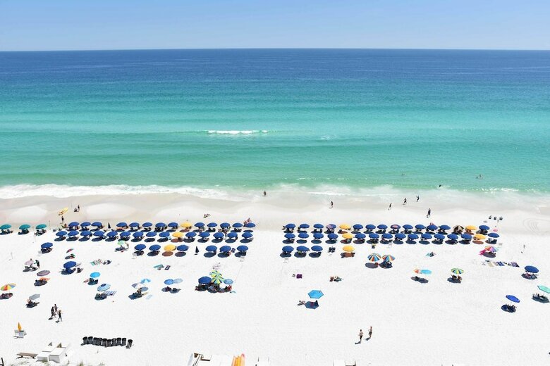 Pelican Beach Resort & Conference Center