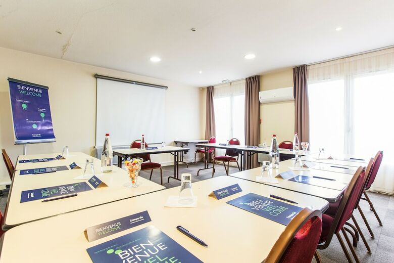 Hotel Campanile Lyon Est - A�roport Saint Exup�ry