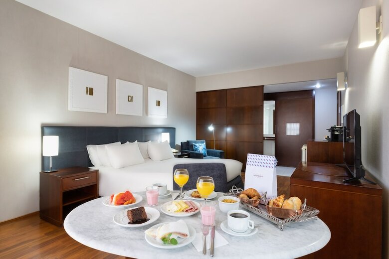 Grand Plaza Hotel