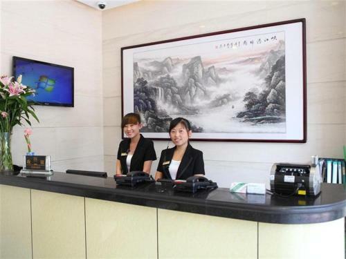 Green Alliance Beijing West Fourth Ring Beidadi Hotel