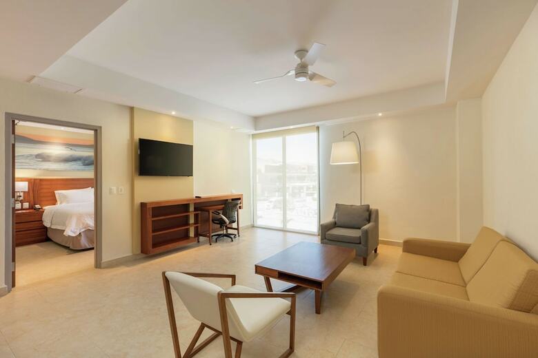 Hotel Hampton Inn & Suites By Hilton Los Cabos
