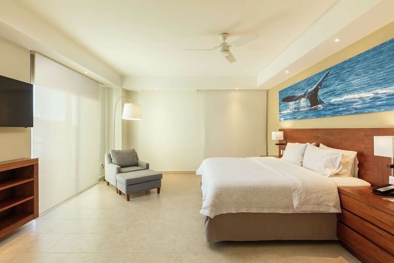 Hotel Hampton Inn & Suites By Hilton Los Cabos