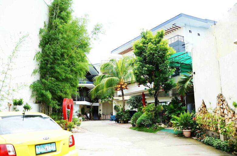 Hotel Reyna's The Haven And Gardens
