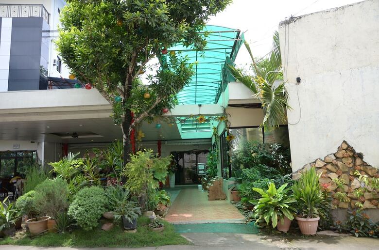 Hotel Reyna's The Haven And Gardens