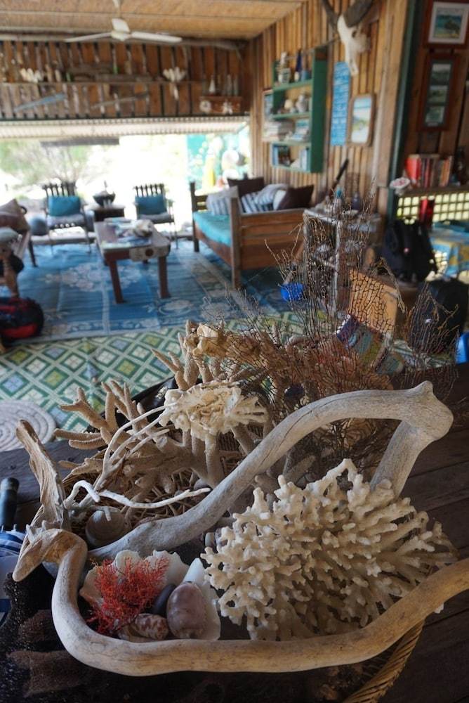 Posada Bremer Island Banubanu Beach Retreat