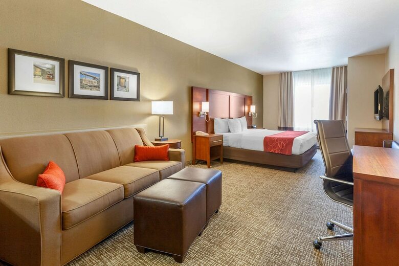 Hotel Comfort Suites Glendale - State Farm Stadium Area