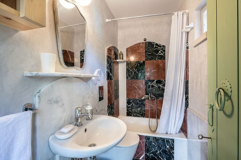 Hotel Lemon Tree Eco-retreat With Terraces