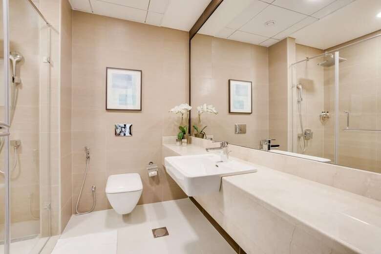 Apartamento Modern En-suite Flat W/ Dubai Marina View!