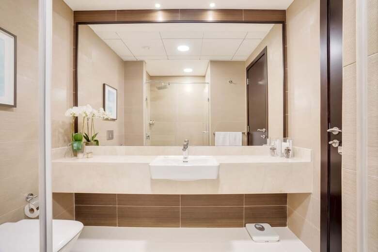 Apartamento Modern En-suite Flat W/ Dubai Marina View!