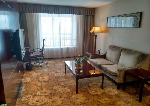 Zhongyi Pengao Hotel