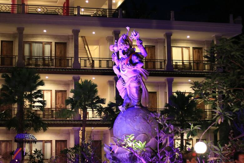 Hotel Om Ham Retreat And Resort