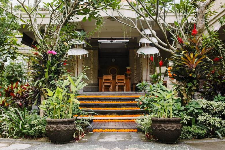 Hotel Om Ham Retreat And Resort