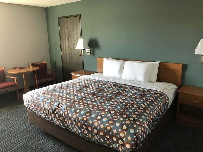 Motel Countryside Inn & Suites