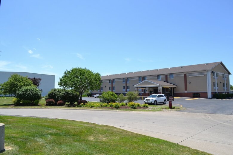 Motel Countryside Inn & Suites