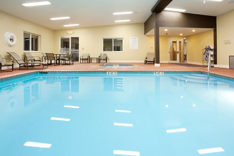 Holiday Inn Express Hotel & Suites Torrington