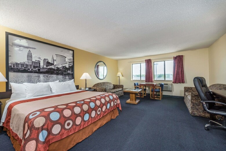 Hotel Super 8 By Wyndham Franklin/middletown Area