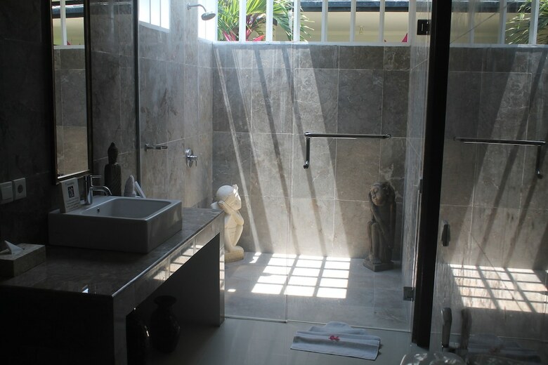 Hotel Kelapa Lovina Beach Villas