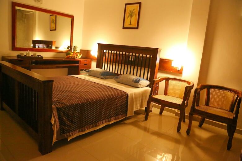 Mamas Coral Beach Hotel & Restaurant