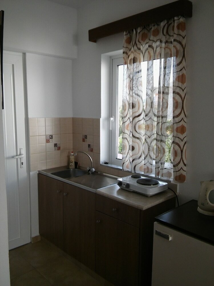 Maria Studios And Apartments