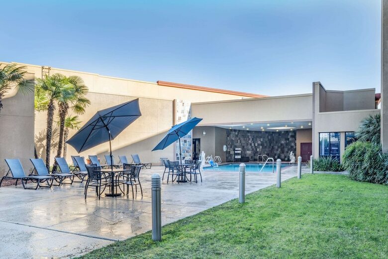 Crowne Plaza Hotel Sacramento Northeast