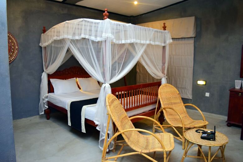 Hotel Guruge King's Island Resort