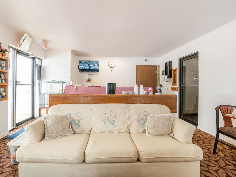 Oyo Hotel Chesaning Route 52 & Hwy 57